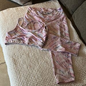 BNWOT Women's Pink Patterned Yoga Workout Legging Set by GAIAM